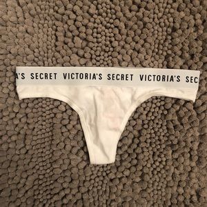 BNWT Victoria’s Secret Logo Brand Thong